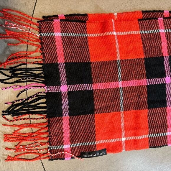 Victorias Secret Red Soft Winter glitter logo Check Plain Fringe Shawl Scarf - Picture 3 of 10